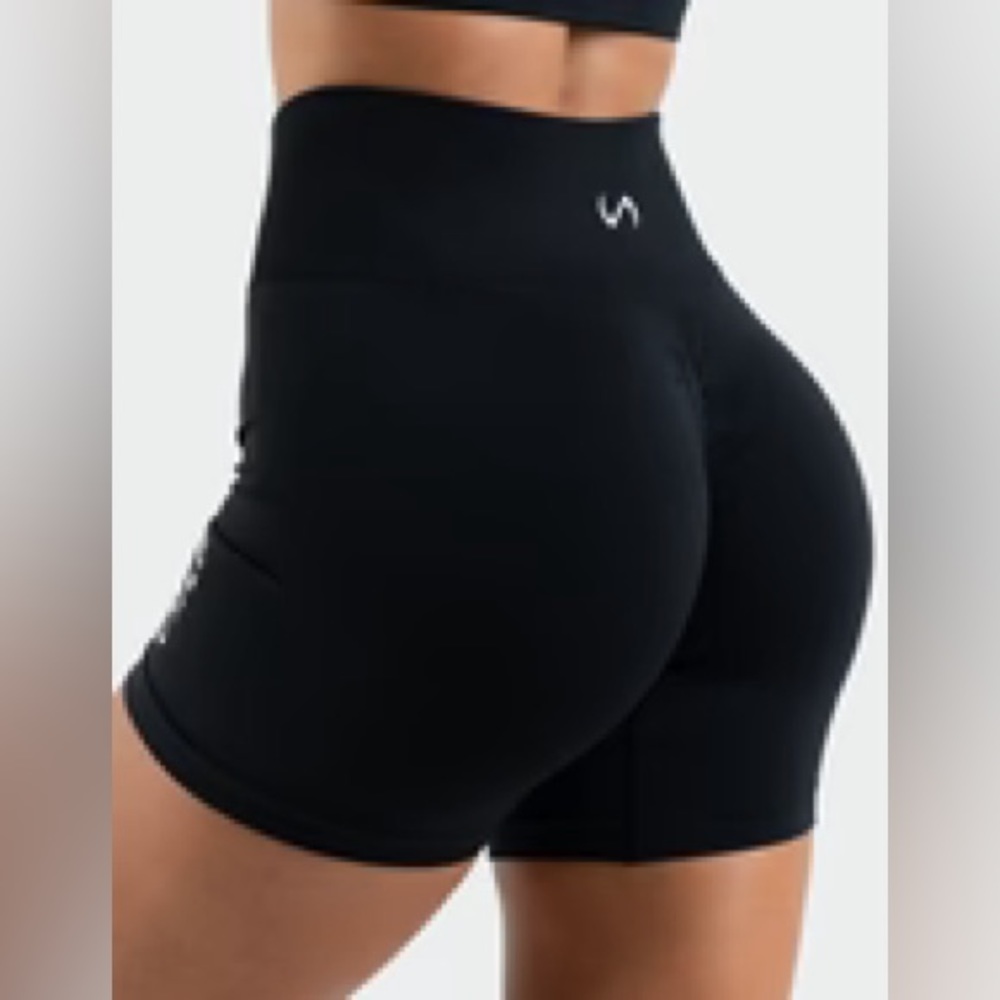 TLF COSMIC SEAMLESS SCRUNCH BUTT SHORTS